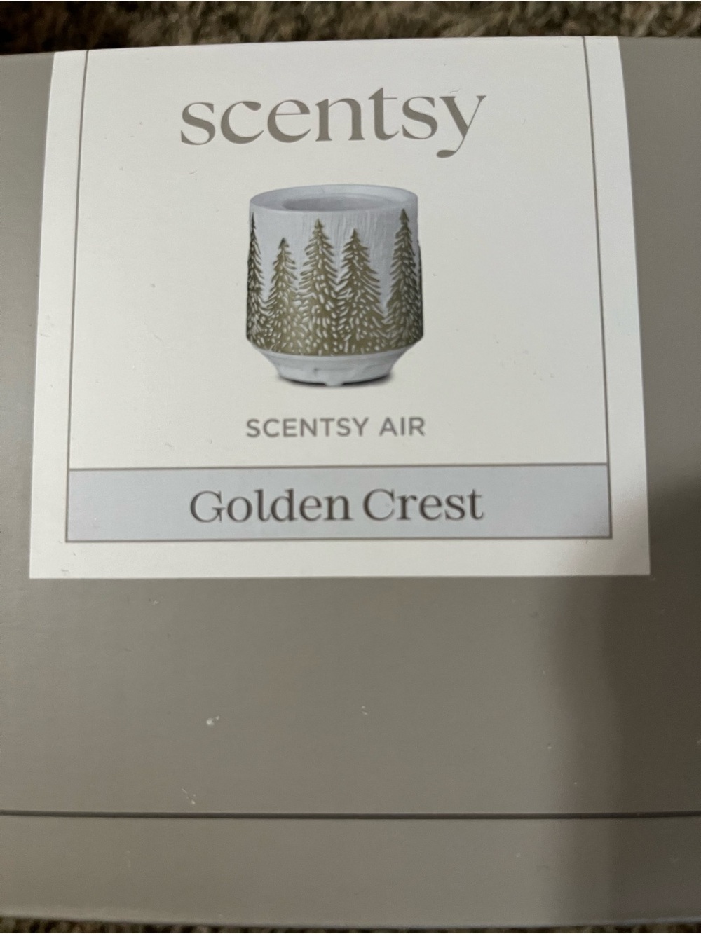 Scentsy Golden Crest Ceramic Air Diffuser in White and Gold